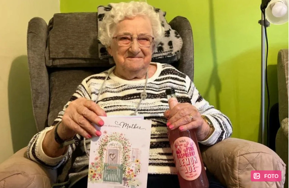 Böyük Britaniyada 101 yaşlı qadın uzunömürlülüyünün sirrini açıqlayıb