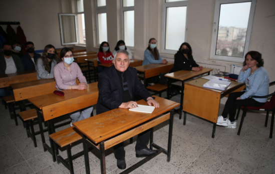 Orta məktəb diplomu arzusuna 71 yaşında çatacaq