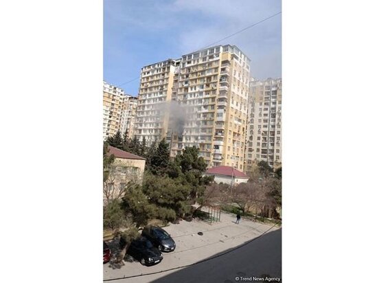 Bakıda yaşayış binasındakı yanğın söndürüldü - YENİLƏNİB + FOTO