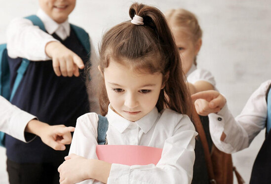 Niyə məktəblərdə polis və yetərincə psixoloq yoxdur? - AÇIQLAMA