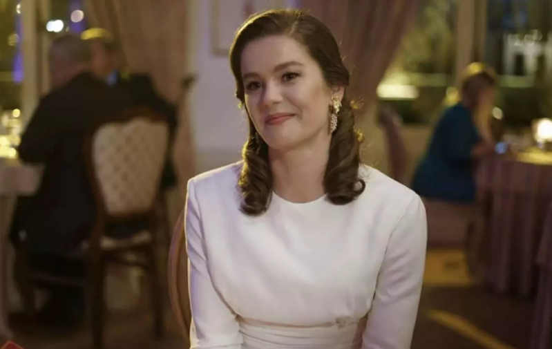 Burcu Biricik qızı Luna ilə görüntüləndi: Ana-qız oxşarlığı təəccübləndirdi