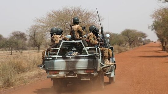 Burkina Fasoda terror aktı nəticəsində 51 əsgər həlak olub