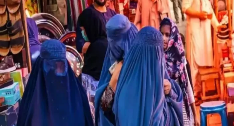 Bu ölkəyə gedəndə burka geyinmək qadağandır
