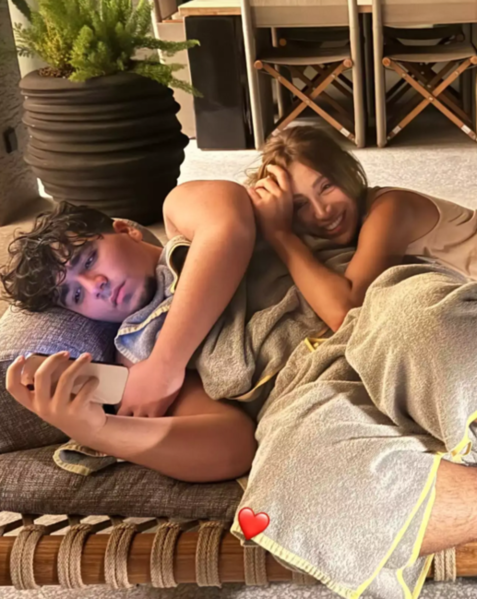 Röya Ayxan oğlu ilə tətildə