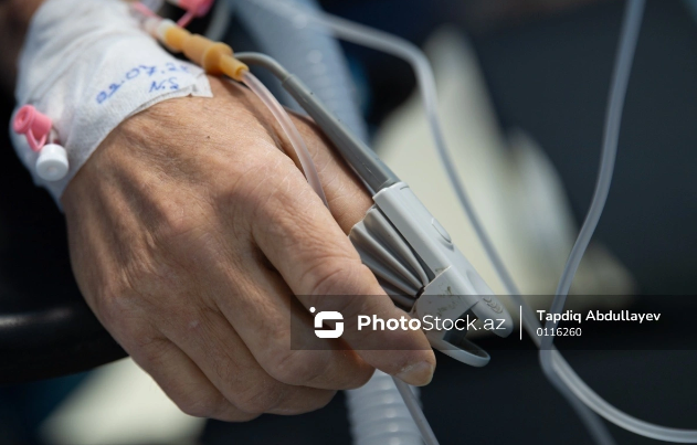 Gəncədə gənc bıçaqlandı