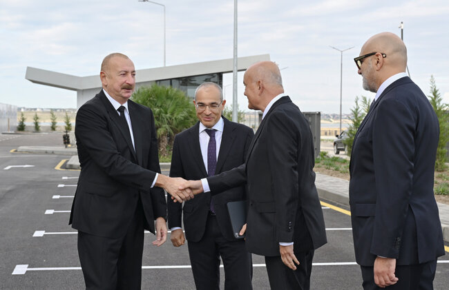 Prezident dərman istehsalı müəssisəsinin açılışında - Fotolar