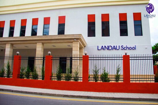 "LANDAU School"da NARAZILIQ: illik qiymətləri artırdı - 13 min AZN