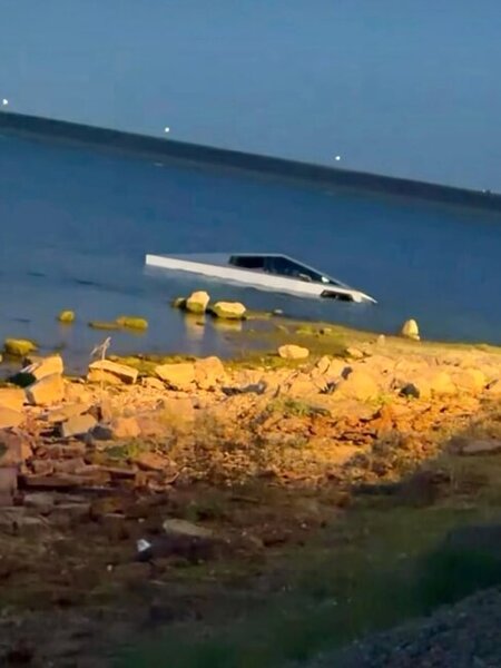 Suda üzə bildiyi deyilmişdi, göldə batdı - Fotolar