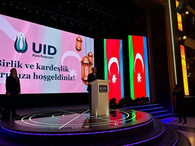 Bakıda Beynəlxalq Demokratlar Birliyinin (UID) Azərbaycan nümayəndəliyinin təşkilatçılığı ilə iftar süfrəsi açılıb - FOTOLAR