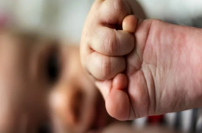 Qız doğulduğu üçün diri-diri bataqlığa basdırıldı: Körpənin dəhşətli HEKAYƏSİ