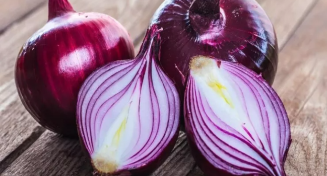Nə qədər çiy soğan yemək olar? - Qastroenteroloqdan XƏBƏRDARLIQ