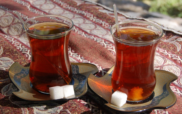 Həkim çayın faydalı xüsusiyyətlərindən danışdı