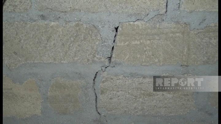 Şirvanda zəlzələ nəticəsində bir neçə evdə çatlar əmələ gəlib - FOTO