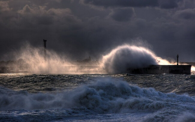 Azərbaycanda fırtınalı hava şəraiti ilə bağlı gəmilərə xəbərdarlıq edilib
