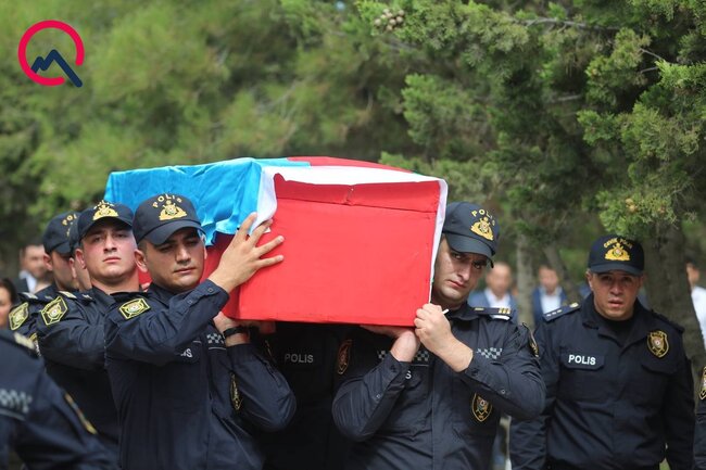 Xidmət yoldaşlarını göz yaşları içində yola saldılar... - Fotolar