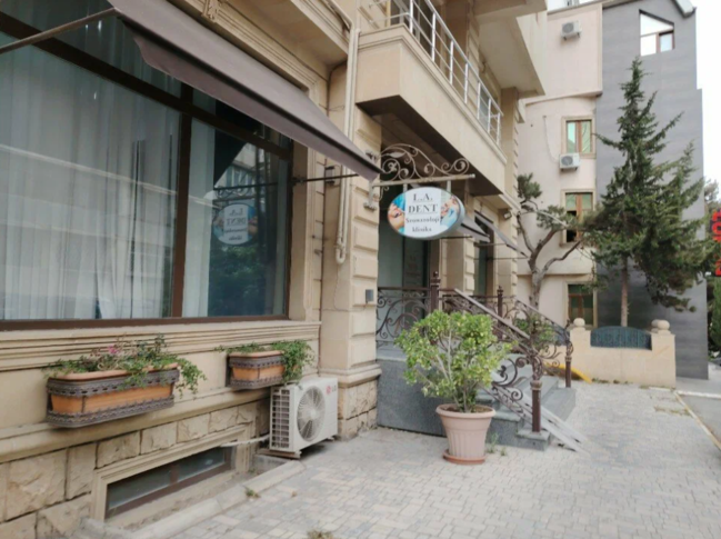 "L.A. Dent" klinikasında həkim olmayanlar necə stomatoloq kimi çalışır? -Video