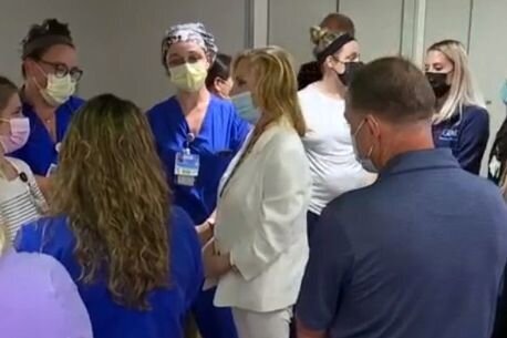 Ölən nənə nəvəsi doğulanda DİRİLDİ - FOTO