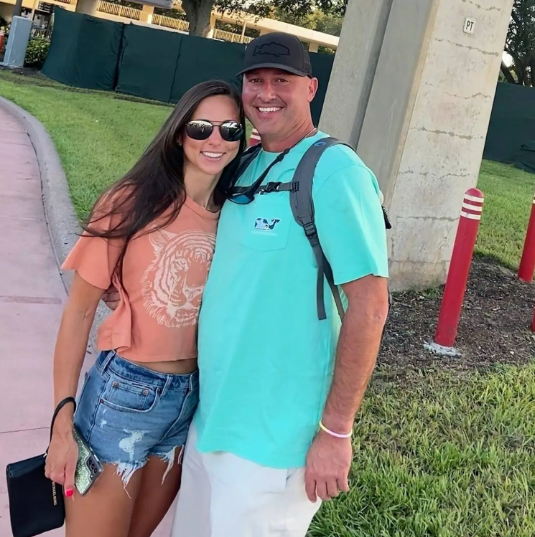 EHTİYATLI OLUN: Yerdən pulu götürən kimi dili tutuldu, xəstəxanalıq oldu - FOTO