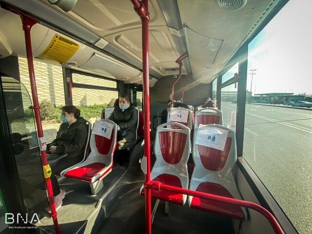 "BakuBus" avtobuslarında sosial məsafənin gözlənilməsi qaydaları tətbiq edilib