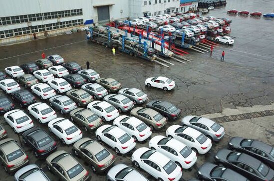 Koronavirus Çinin avtomobil bazarını da çökdürdü