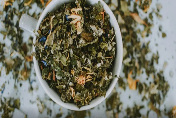 Hər gün yaşıl çay içməyin orqanizmə FAYDALARI