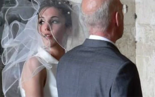 Azərbaycanda özündən böyük kişilərlə evlənən qızların sayı çoxalır - Video