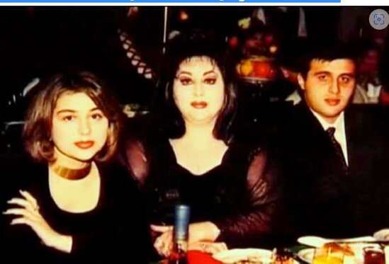 Həmkarı ilə ömrü boyu danışmadı, plastik əməliyyat vaxtı öldü, həkimi stresdən dünyasını dəyişdi - FOTO