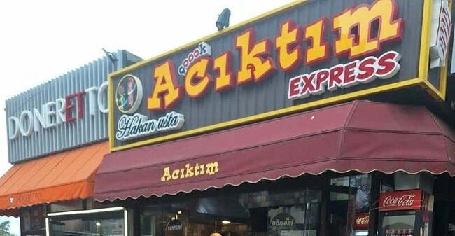 "Acıktım" dönərindən şüşə çıxıb-Video