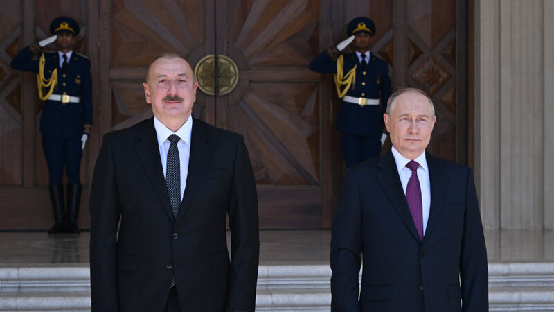 Vladimir Putin İlham Əliyevə zəng edib