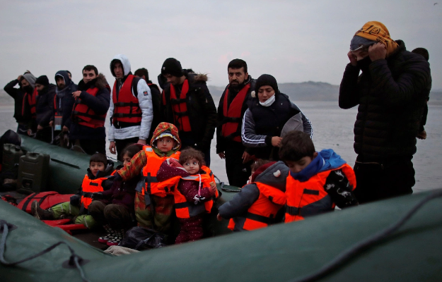 Britaniyada qanunsuz miqrantlarla bağlı rekord dövr qeydə alınıb