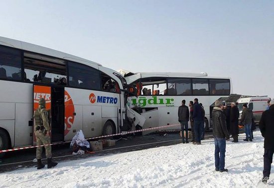 İğdırdan Naxçıvana gələn avtobusda dəhşətli qəza - 4 azərbaycanlı öldü, 26-sı yaralandı - VİDEO - FOTO - YENİLƏNDİ