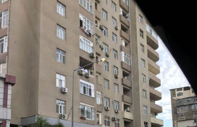 "Əzizbəy" MTK ("ETALON") sakinlərdən çıxarış üçün arayışı 1000-1500 manata verir?