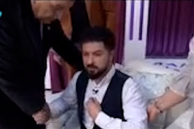 Azərbaycanlı aparıcının canlı efirdə halı pisləşdi - VİDEO