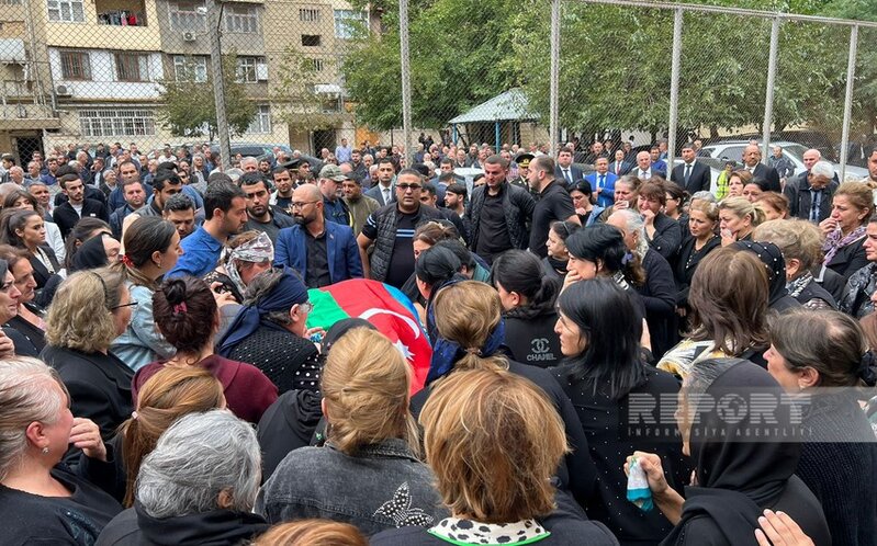 Ermənilərin törətdiyi terror aktı nəticəsində Şuşada həlak olan mülki şəxslə vida mərasimi keçirilir