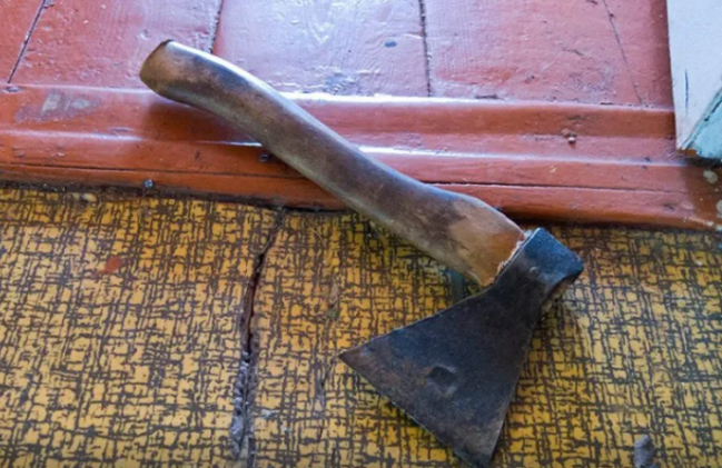 Mirasa görə atasını BALTALADI: adını oğluna qoymuşdu