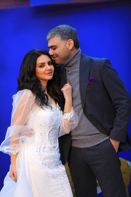 Aparıcı Könülün tanınmış müğənni ilə səmimi görüntüləri yayıldı - FOTOLAR + VİDEO