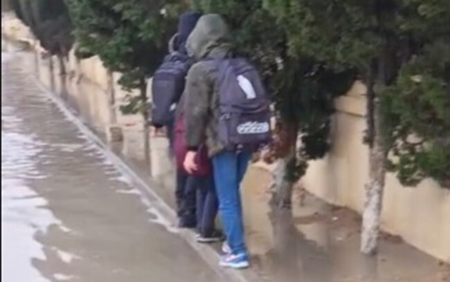 Bakıda yağışa görə azyaşlı xəstəxanalıq oldu - Video