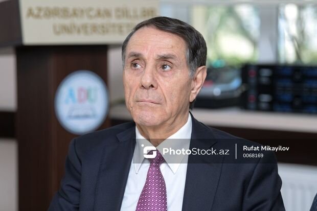 Vəzifəsindən azad edilən keçmiş baş nazir: "Zənglərdən yorulmuşam, adamı əsəbiləşdirirlər"