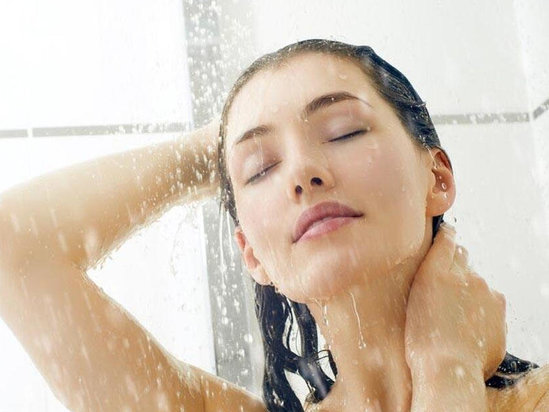 Səhər və ya axşam duş qəbul etmək daha faydalıdır?