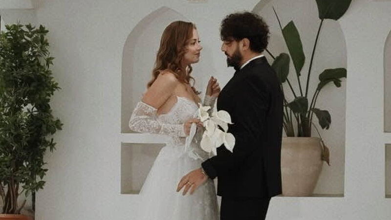 Azərbaycanlı müğənni evlənib? (FOTO)