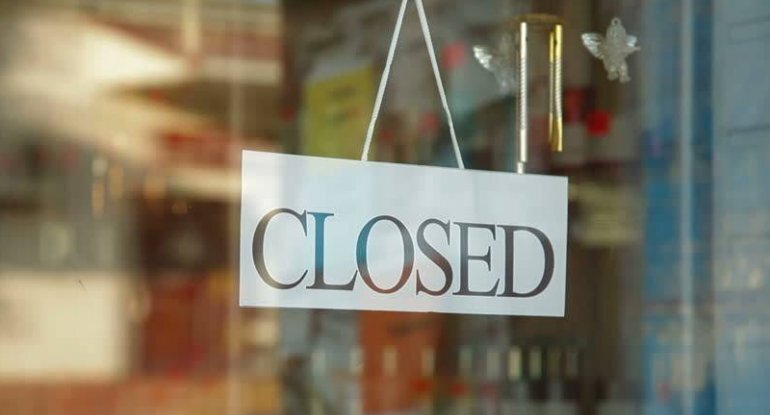 Azərbaycanda eyni adama məxsus iki şirkət bağlandı