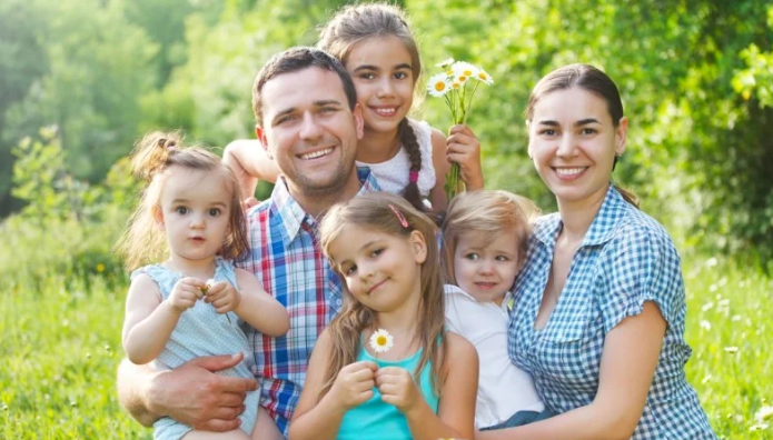 Çoxuşaqlı ailələrə dövlət hansı yardımları göstərir ? - AÇIQLAMA