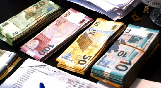 Bakıda maaşlar artıb - RƏSMİ