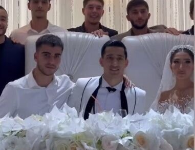 "Neftçi"nin əcnəbi futbolçuları toyda Azərbaycan mahnıları ilə rəqs etdilər - FOTO/VİDEO