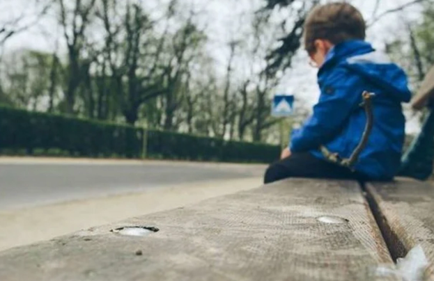 Küçədən tapdığı səkkiz yaşlı uşağı zorla diləndirdi: Məhkəmədən AĞIR CƏZA