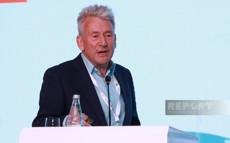 Adiran Griffits: "Cəbrayıl və Şuşada elektrik avtobuslar, velosipedlər üçün yollar olacaq"