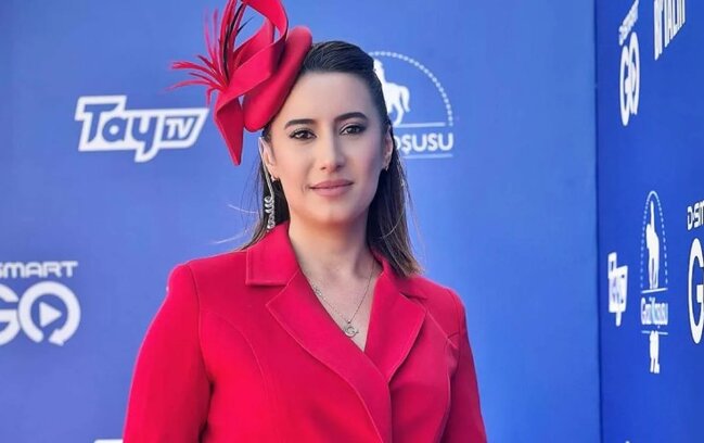 Türkiyənin ilk qadın yarış şərhçisi evində ölü tapıldı