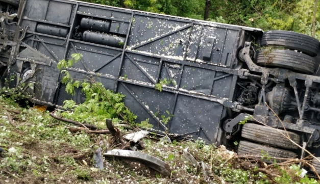 Ermənistanda sərnişin avtobusu aşıb: 18 nəfər xəsarət alıb