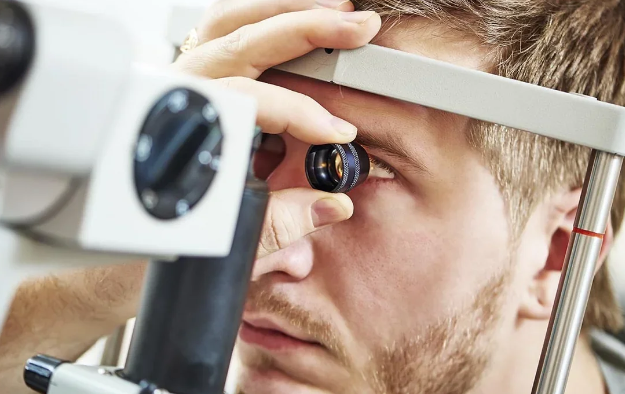 Gözlərdə bulanıqlaşma hansı xəstəliklərdən xəbər verir?