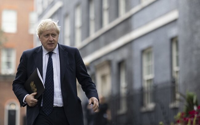 Partiyadaşları Consonu mühafizəkarların aşağı reytinqi fonunda siyasətə qayıtmağa çağırır